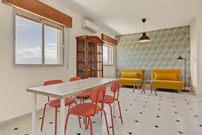 Wohnung mit Pool und Garten | Stadtblick - Image 3