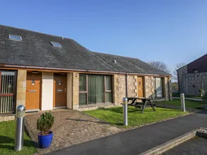 Cottage with garden - Image 2