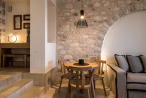 Agréable villa conviviale et familiale avec jacuzzi, terrasse et piscine | Vue sur l'eau - Image 5