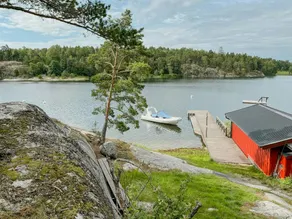 Cabin with private beach at Ingarö - Image 2