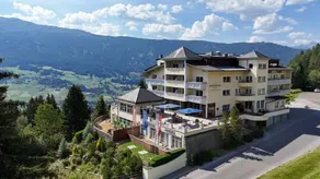 Flat with sauna, pool & terrace - Image 2