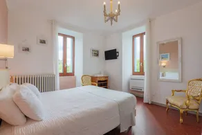 Guest Room 'Chambre Elea' with Shared Pool, Wi-Fi and Air Conditioning - Image 2