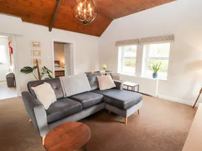 Cottage with garden - Image 5