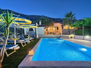 Villa Antea with Pool and Sea View - Image 2