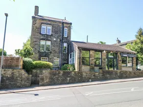 Cottage with garden & hot tub - Image 2