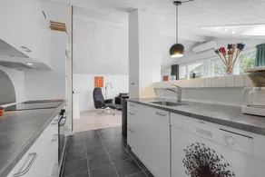 Fully equipped nice holiday home with hot tub, terrace & BBQ - Image 5