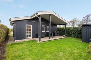 Holiday home with garden, BBQ & terrace | Beach nearby | Pets are welcome - Image 3