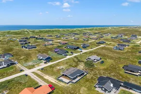 Fully equipped holiday home with sauna & terrace | Close to the beach | Dogs allowed - Image 3