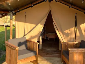 Tent with heated pool - Image 5