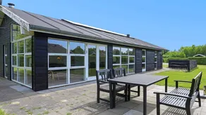 Ferienhaus mit Sauna, Pool und Terrasse - Image 2