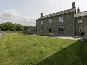 Family-friendly cottage with barbecue, garden & jacuzzi | Pets allowed - Image 3