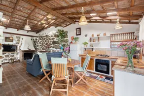 Ferienhaus 'Rosalía' mit Meerblick, Terrasse und WLAN - Image 4