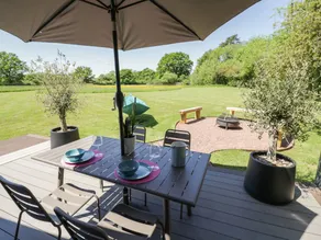 Cottage with garden - Image 3
