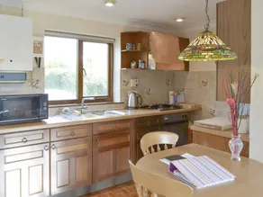 Cottage with garden & barbeque - Image 4