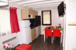 Chalet with sauna & terrace - Image 3