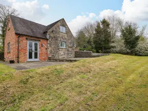 Postbox Cottage - Image 2