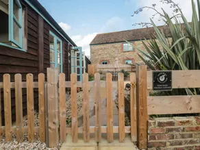 Cottage with garden - Image 2