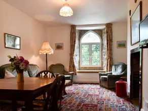 Cottage with garden - Image 2