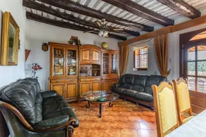 Familienfreundliche wunderschöne Villa mit Garten, privatem Pool und Terrasse | Bergblick | Perfekt für die Arbeit von Zuhause - Image 5