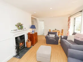 Child-friendly lovely cottage with garden | Beach view | Beach nearby | Pet-friendly - Image 5