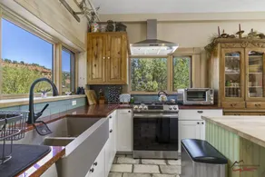 Hidden Valley Farmhaus, Walk to National Forest, 10 Minutes to Downtown - Image 3