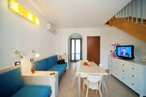 Village vacances avec terrasse, piscine et jardin - Image 4