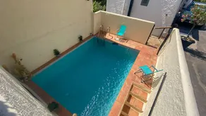 Wohnung mit Pool, Garten und Terrasse - Image 3