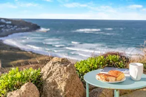 Holiday home with barbeque - Image 3