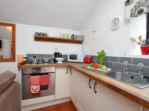 Cottage with garden & jacuzzi - Image 3