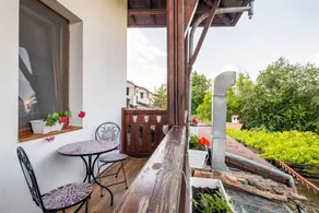 Holiday home with garden & barbecue | Mountain view - Image 4