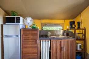 Wooden Chalet in Bessuéjouls – Glamping Lodge with Private Terrace, Garden, and Mountain View - Image 5