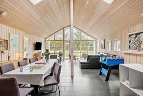 Family-oriented holiday home with barbeque, sauna & terrace | Pets are welcome - Image 5