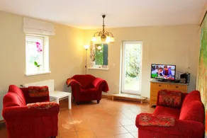 Holiday home with garden, barbeque & terrace - Image 5