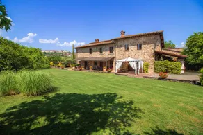 Familienfreundliche Villa mit Grill, Garten und privatem Pool - Image 2
