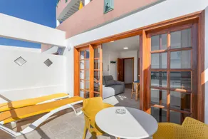 Apartment 'Playa Delphin 306' mit Meerblick, Balkon und WLAN - Image 2