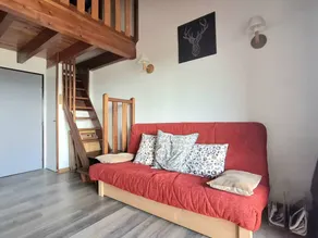 Modern Apartment with Balcony, Mezzanine & Parking - Sleeps 6 - Image 3