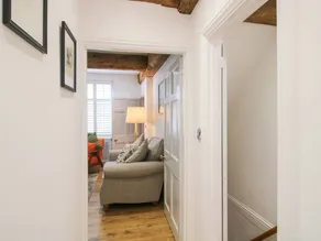 Family-friendly cottage with garden - Image 3