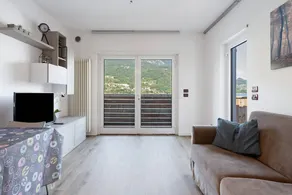 Flat with garden & terrace | Lake view - Image 2