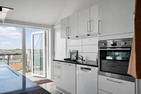 Apartment with terrace & jacuzzi | Sea view - Image 5