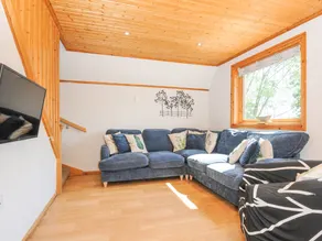 Family-oriented nice cottage with jacuzzi, pool & garden | Dogs allowed - Image 3