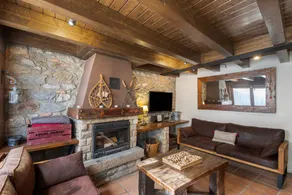 Country House 'Bellver' with Mountain Views, Private Terrace and Wi-Fi - Image 4