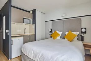Children-friendly pleasant studio with pool | Next to Presqu'île | City view - Image 2