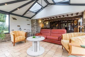 Gite with barbeque, terrace & garden - Image 4