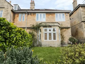 Family-friendly pleasant cottage with garden & terrace | Next to Roman Baths - Image 2