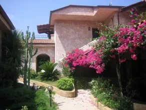 Appartement de vacances avec piscine, barbecue et jardin - Image 4