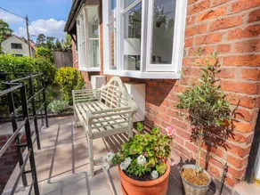 Cottage with terrace - Image 3