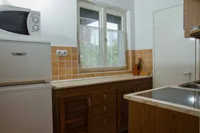 Holiday home with garden, barbeque & terrace - Image 4