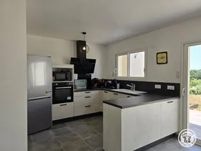 Flat with garden & BBQ - Image 4