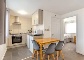 Holiday apartment with garden, pool & sauna - Image 2