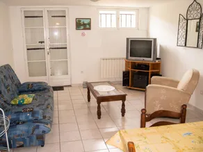 APARTMENT IN INDIVIDUAL HOUSE - Image 5